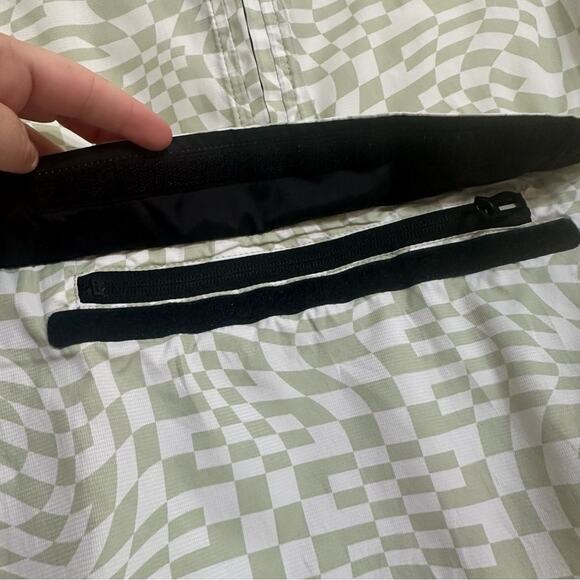 VOLCOM Earth Tripper Windbreaker II, Sage Green, Water Repellant, Packable, M - Picture 8 of 16